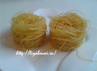 гнезда из спагетти